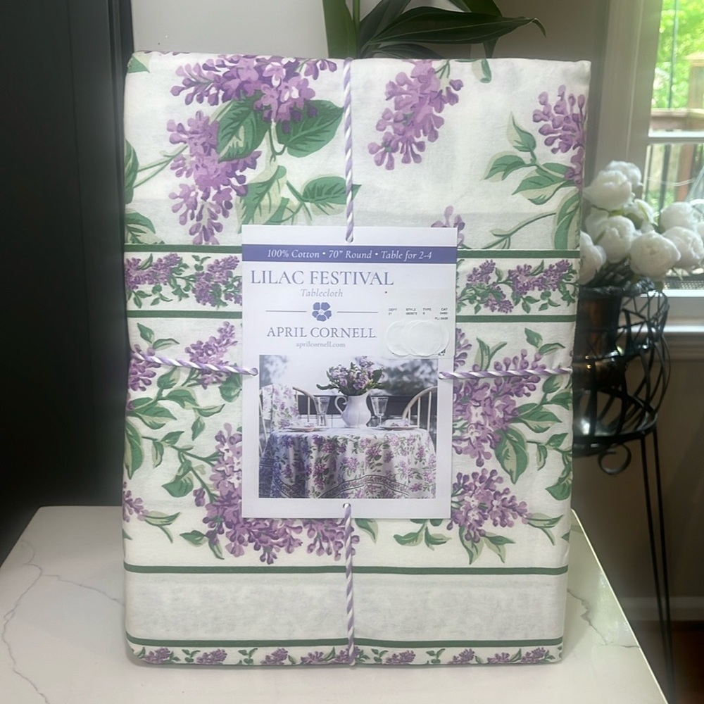April Cornell LILAC FESTIVAL Border Tablecloth 70” Round 100% Cotton NWT